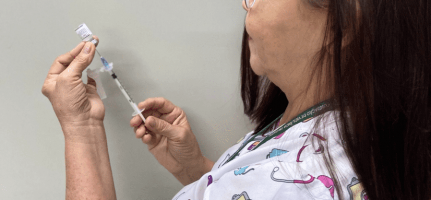 A vacinação contra a dengue será ampliada para mais 17 municípios amazonenses. De acordo com a FVS-RCP, órgão da SES-AM...