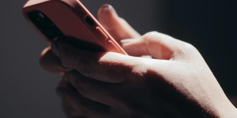 O Ministério Público do Estado do Amazonas (MPAM) requisitou o cumprimento imediato de uma decisão judicial que obriga a operadora Vivo (Telefônica Brasil S/A) a melhorar os serviços de telefonia e internet no município de Ipixuna, distante cerca de 2.800 quilômetros de Manaus. A sentença, já transitada em julgado, também prevê o pagamento de multa e outras sanções.