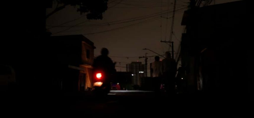 As constantes quedas de energia que têm afetado moradores de Ipixuna nos últimos meses entraram no radar do Ministério Público do Estado do Amazonas (MPAM). Um procedimento administrativo foi aberto para apurar a má qualidade do fornecimento elétrico no município e acompanhar as providências da concessionária Amazonas Energia.